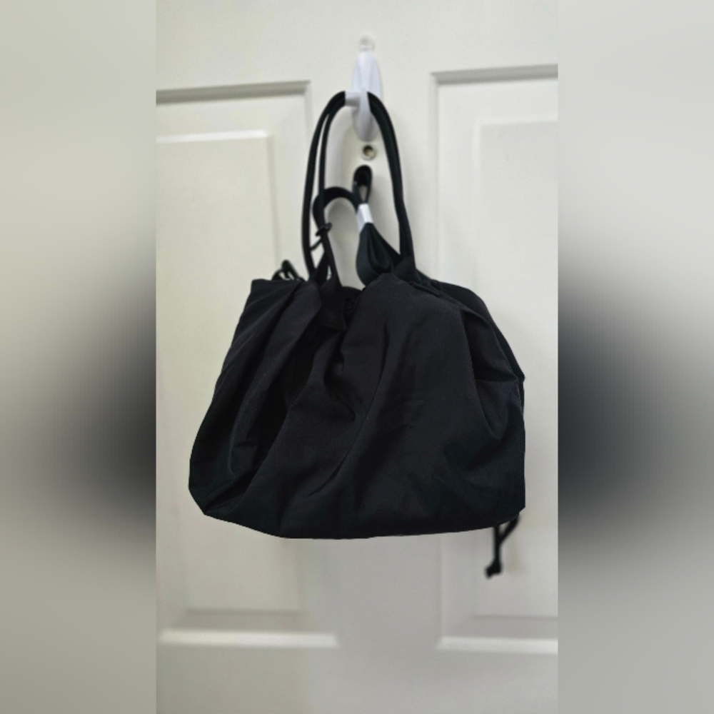 Uniqlo Black  Draw String Bag With Inner Pockets-NWT - Picture 8 of 13